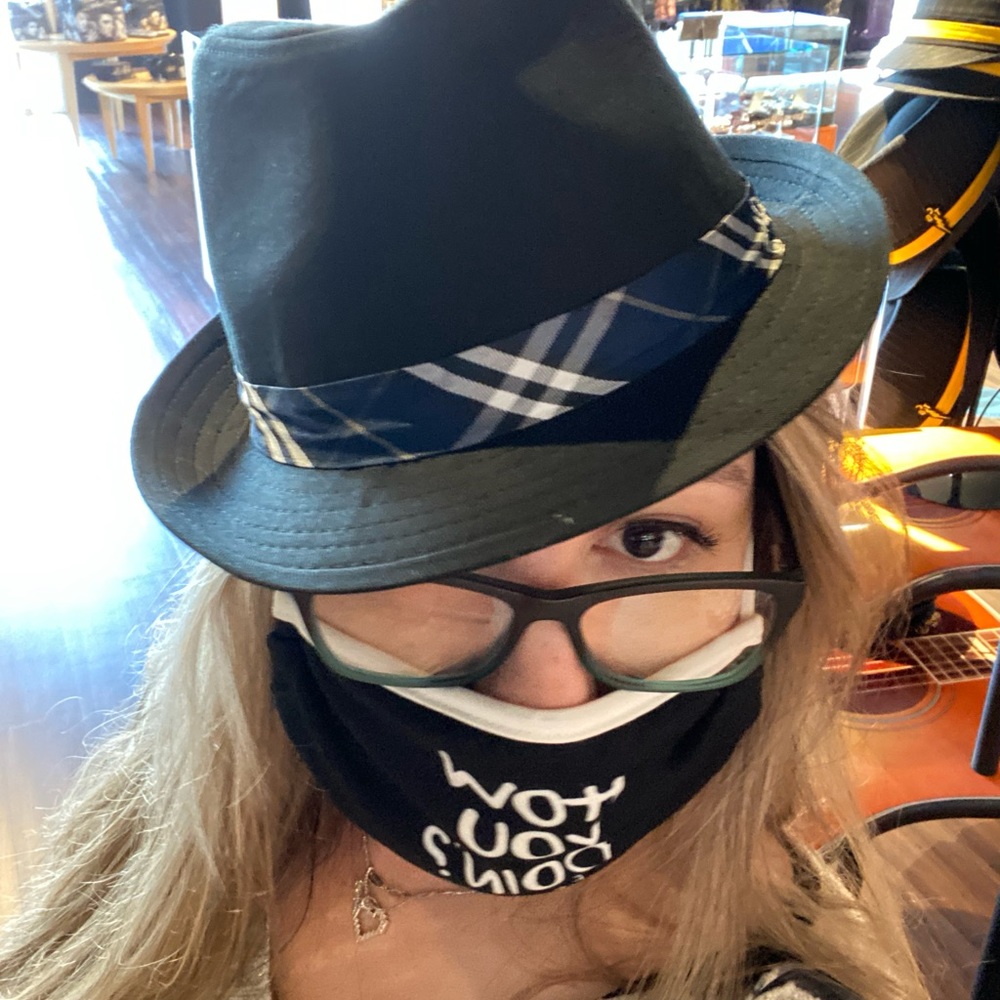 Meet your Posher, Ciera